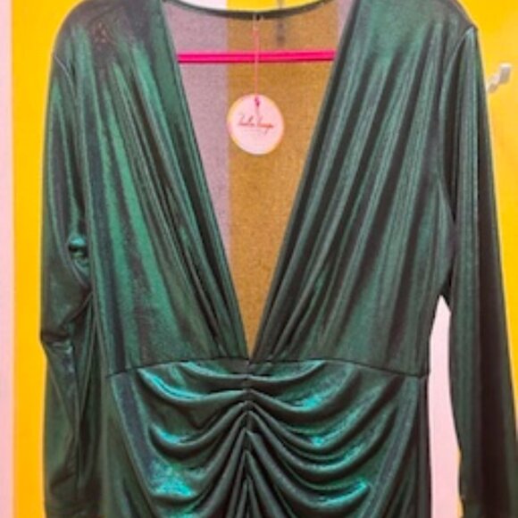 Green Metallic Drape Dress with Deep V Neck Mini Size Medium - Picture 5 of 6